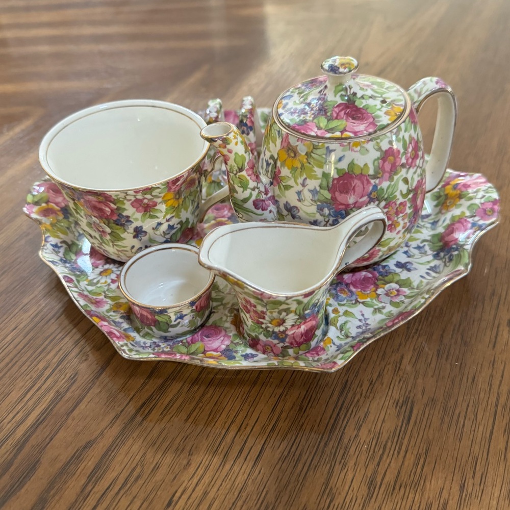 Royal Winton “summertime” full breakfast set